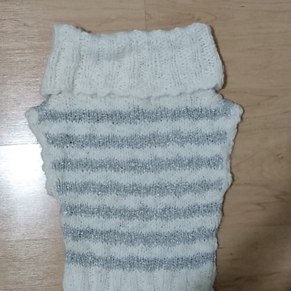 NWT Bebe Sparkly sleeveless cowl neck sweater M Creme White - Picture 2 of 7